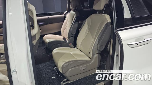 Kia Carnival 2022 — Фото 11/20
