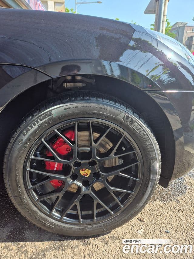 Porsche Macan 2018 — Photo 7/12