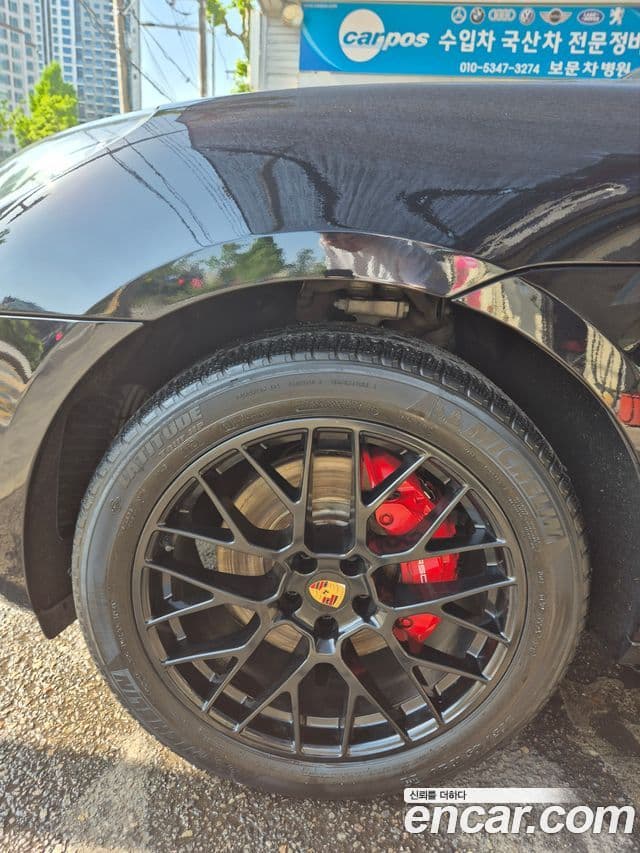 Porsche Macan 2018 — Photo 9/12