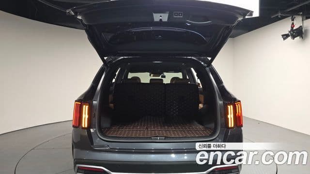 Kia Sorento 2022 — ფოტო 19/20