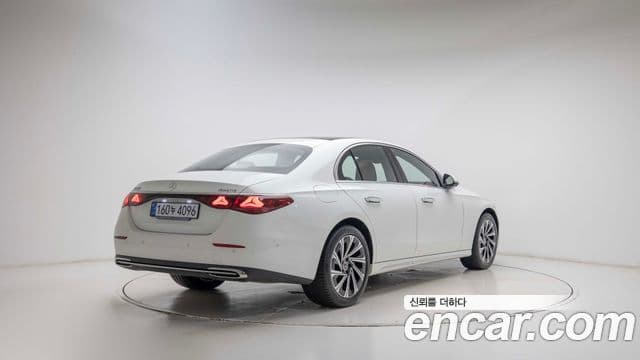 Mercedes-Benz E-Class 2025 — Фото 1/20