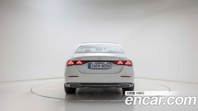 Mercedes-Benz E-Class 2025 — Фото 3/20