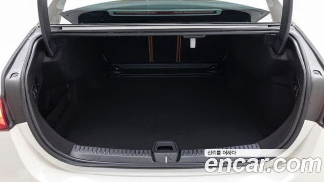 Mercedes-Benz E-Class 2025 — Фото 11/20