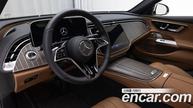 Mercedes-Benz E-Class 2025 — Фото 13/20