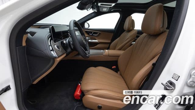 Mercedes-Benz E-Class 2025 — Фото 14/20