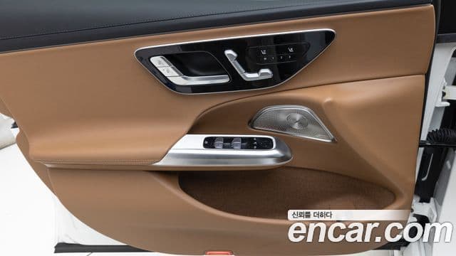 Mercedes-Benz E-Class 2025 — Фото 15/20