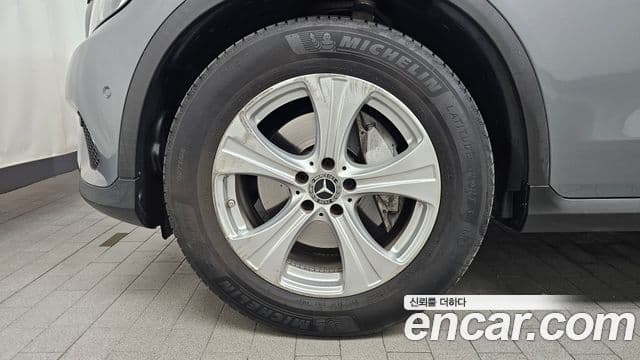 Mercedes-Benz GLC-Class 2018 — Şəkil 5/20