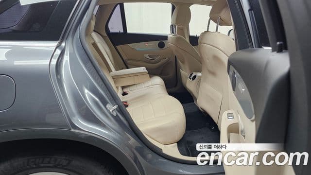 Mercedes-Benz GLC-Class 2018 — Şəkil 11/20