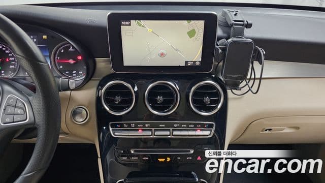 Mercedes-Benz GLC-Class 2018 — Şəkil 12/20