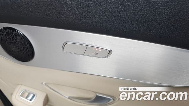 Mercedes-Benz GLC-Class 2018 — Şəkil 16/20