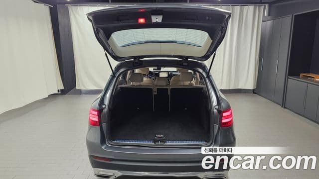 Mercedes-Benz GLC-Class 2018 — Şəkil 17/20