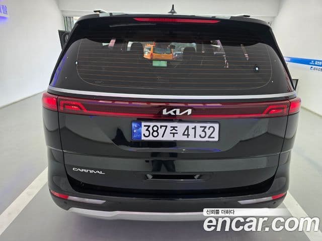 Kia Carnival 2022 — Фото 3/20