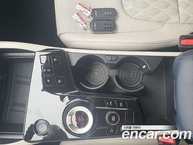 Kia Sportage 2023 — Фото 18/20
