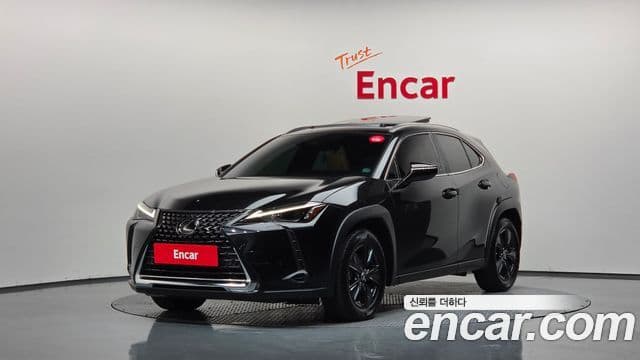 Lexus UX250h 2024 — Фото 1/20