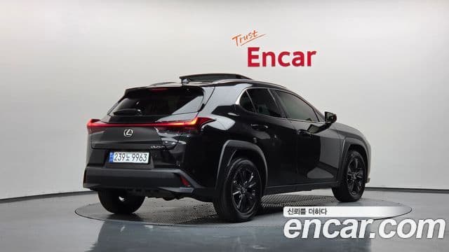 Lexus UX250h 2024 — Фото 2/20
