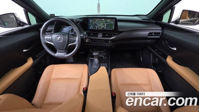 Lexus UX250h 2024 — Фото 7/20