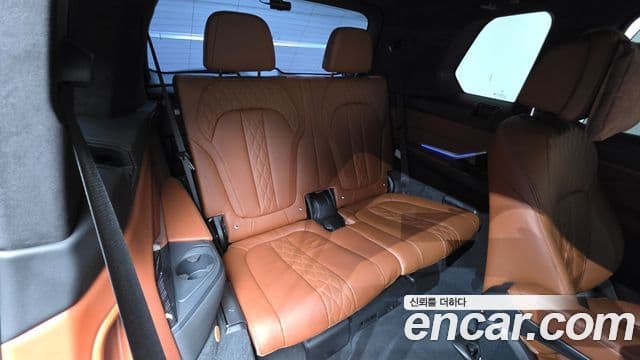 BMW X7 2020 — ფოტო 18/20