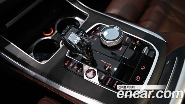 BMW X7 2021 — ფოტო 7/20