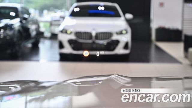 BMW X7 2021 — ფოტო 18/20
