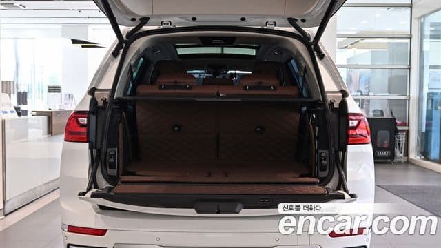 BMW X7 2021 — ფოტო 19/20
