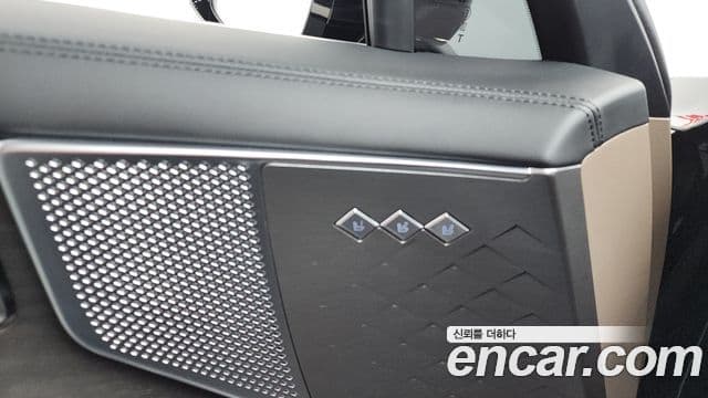 Kia K8 2024 — Photo 8/36