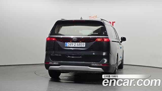 Kia Carnival 2021 — Фото 4/20