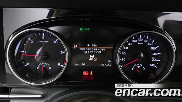 Kia Carnival 2021 — Фото 8/20