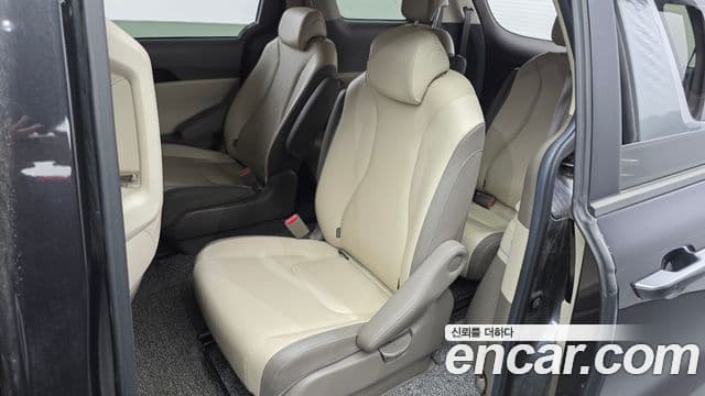 Kia Carnival 2021 — Фото 11/20