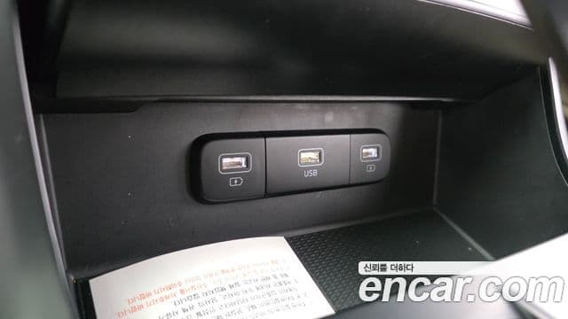 Kia Carnival 2021 — Фото 16/20