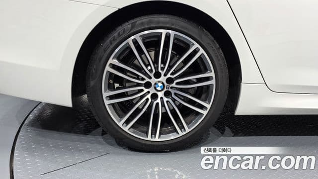 BMW 5 Series 2020 — Фото 5/20