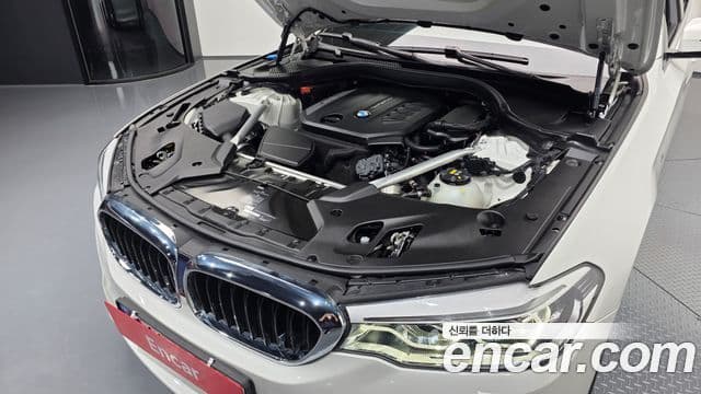BMW 5 Series 2020 — Фото 6/20