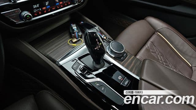 BMW 5 Series 2020 — Фото 9/20