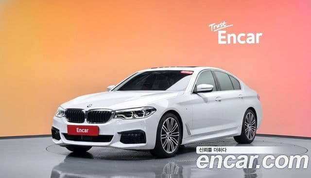 BMW 5 Series 2020 — Фото 1/20