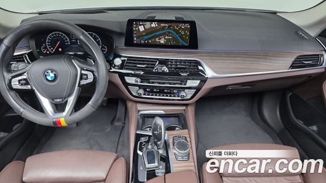 BMW 5 Series 2019 — Фото 10/20