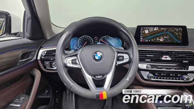 BMW 5 Series 2019 — Photo 29/32