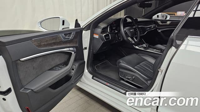 Audi A7 2021 — Şəkil 10/20