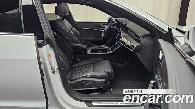 Audi A7 2021 — Şəkil 13/32