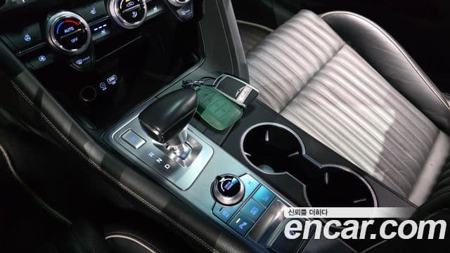 Genesis G70 2019 — Photo 14/33