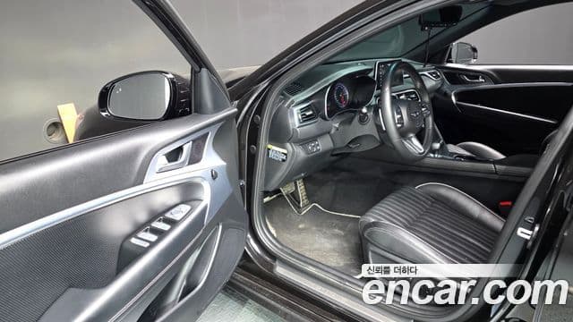Genesis G70 2019 — Photo 30/33