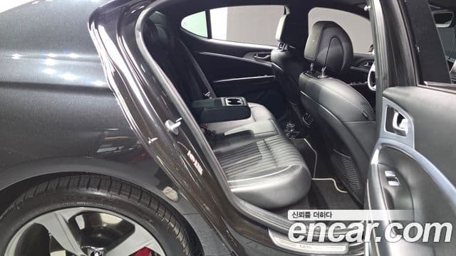 Genesis G70 2019 — Photo 9/33