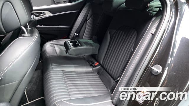 Genesis G70 2019 — Photo 20/33