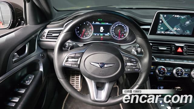 Genesis G70 2019 — Photo 18/33