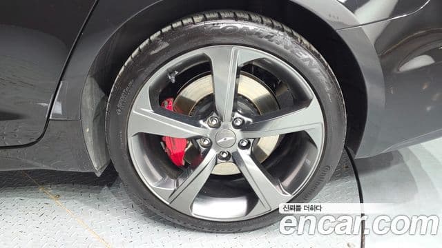 Genesis G70 2019 — Photo 12/33