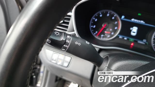 Genesis G70 2019 — Photo 25/33