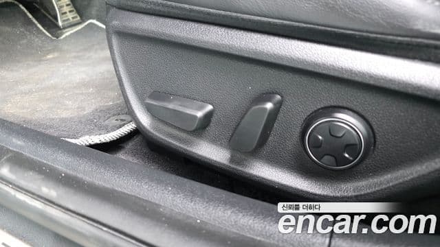 Genesis G70 2019 — Photo 22/33