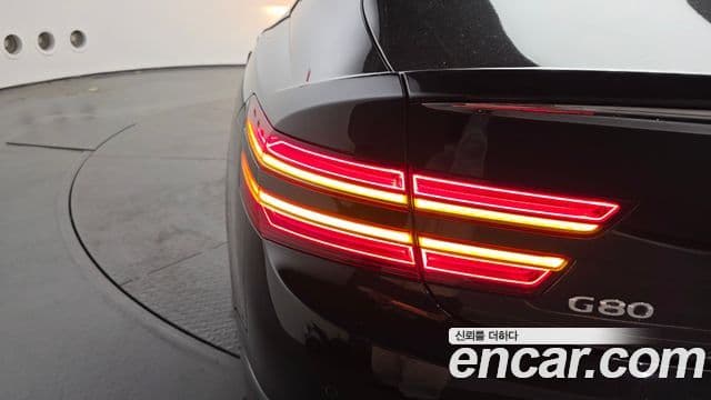 Genesis G80 2021 — Şəkil 24/31