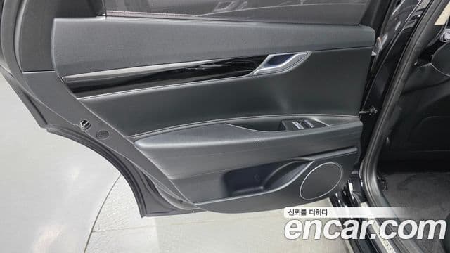 Genesis G80 2021 — Şəkil 30/31