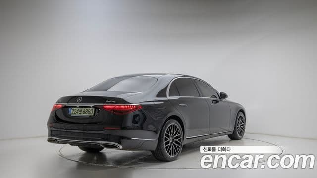Mercedes-Benz S-Class 2025 — Photo 12/20