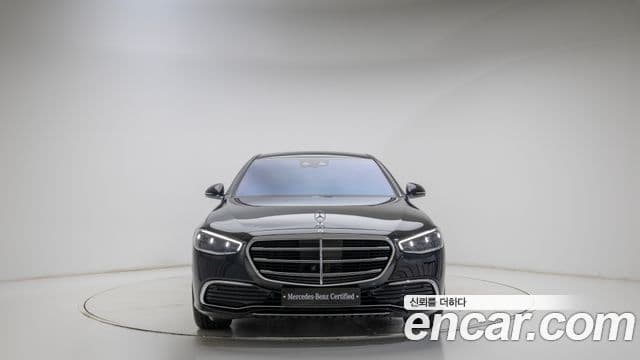 Mercedes-Benz S-Class 2025 — Photo 9/20