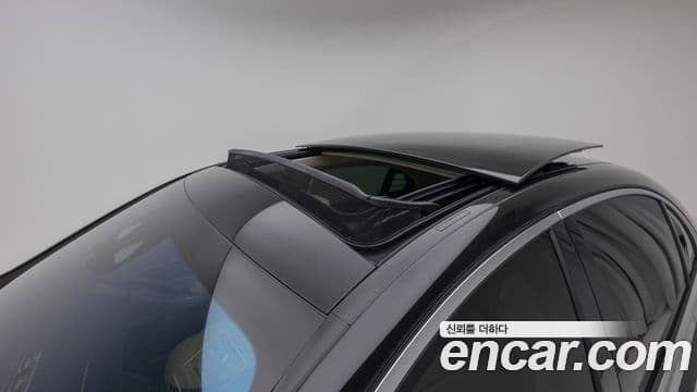 Mercedes-Benz S-Class 2025 — Photo 6/20